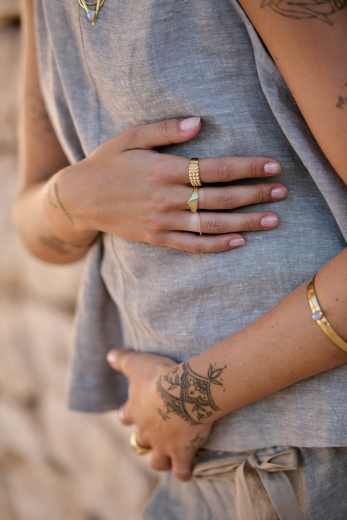 Pyramid Ring de INDIGO