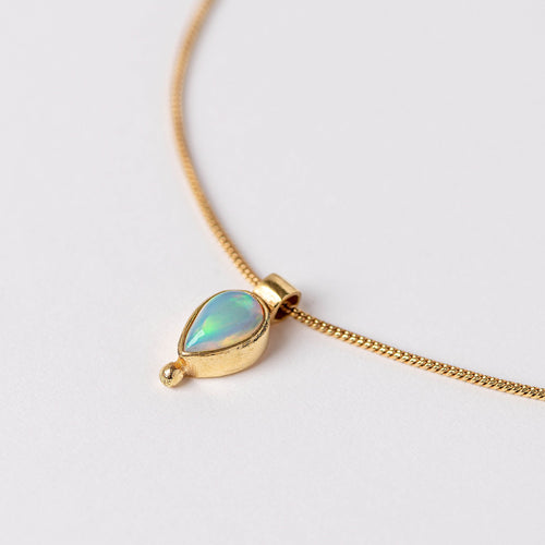 Ame Fall Necklace con ópalo etíope y baño de oro de INDIGO
