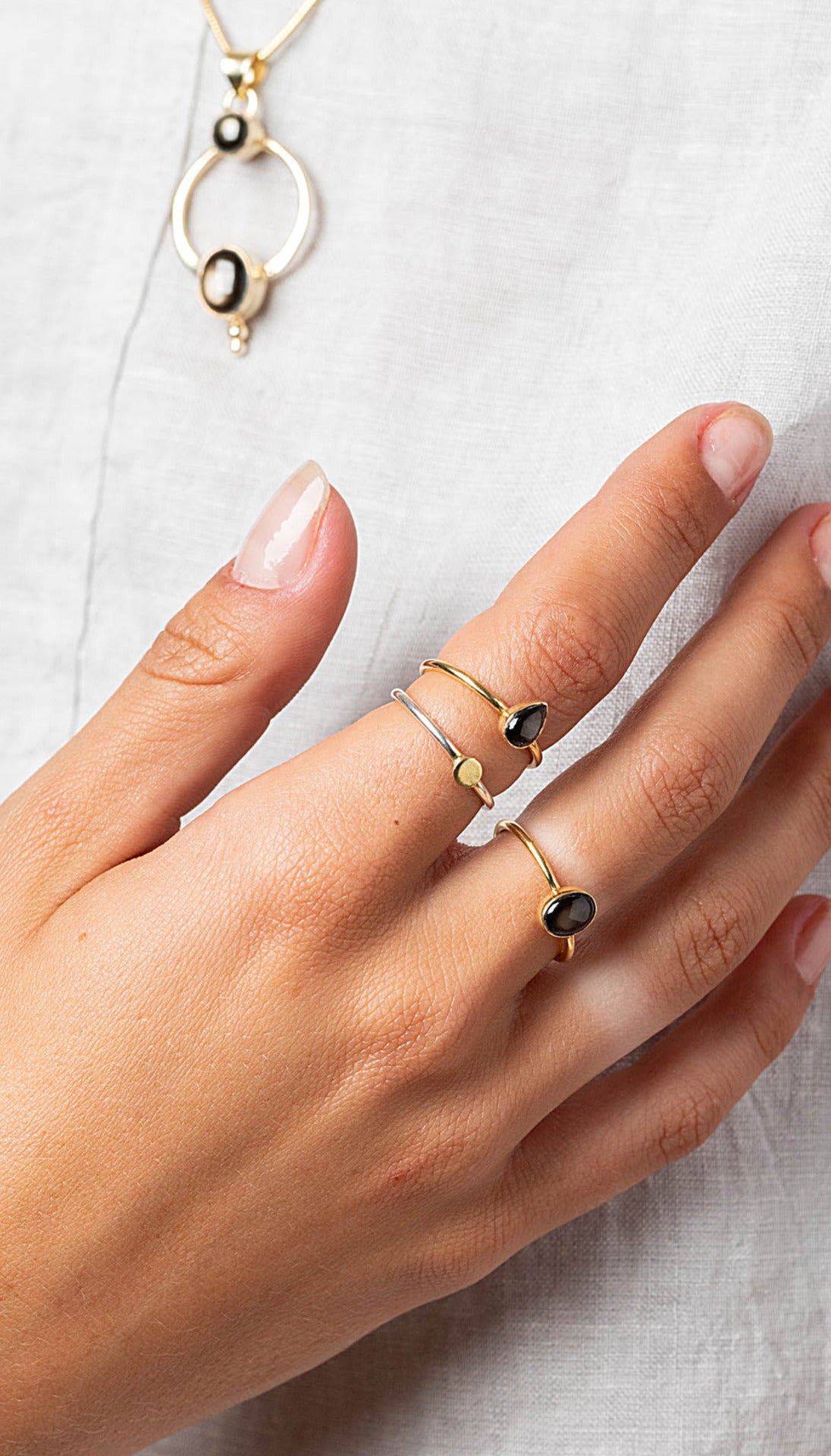 Argent Dot Ring de INDIGO