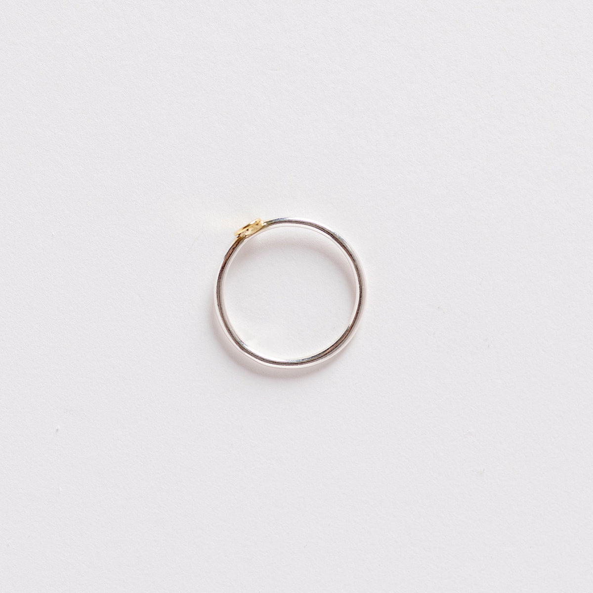 Argent Dot Ring de INDIGO