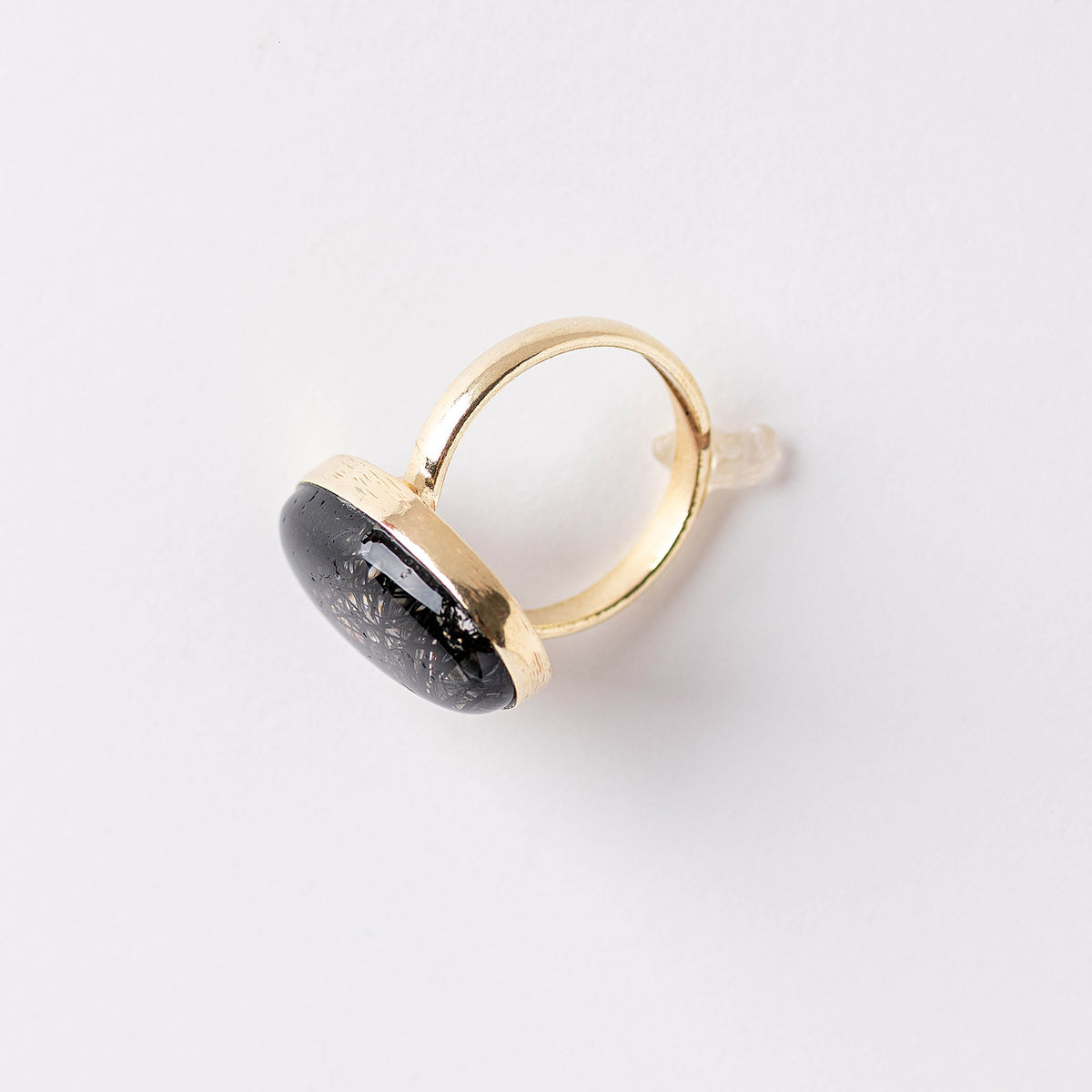 Black Veil Ring de INDIGO