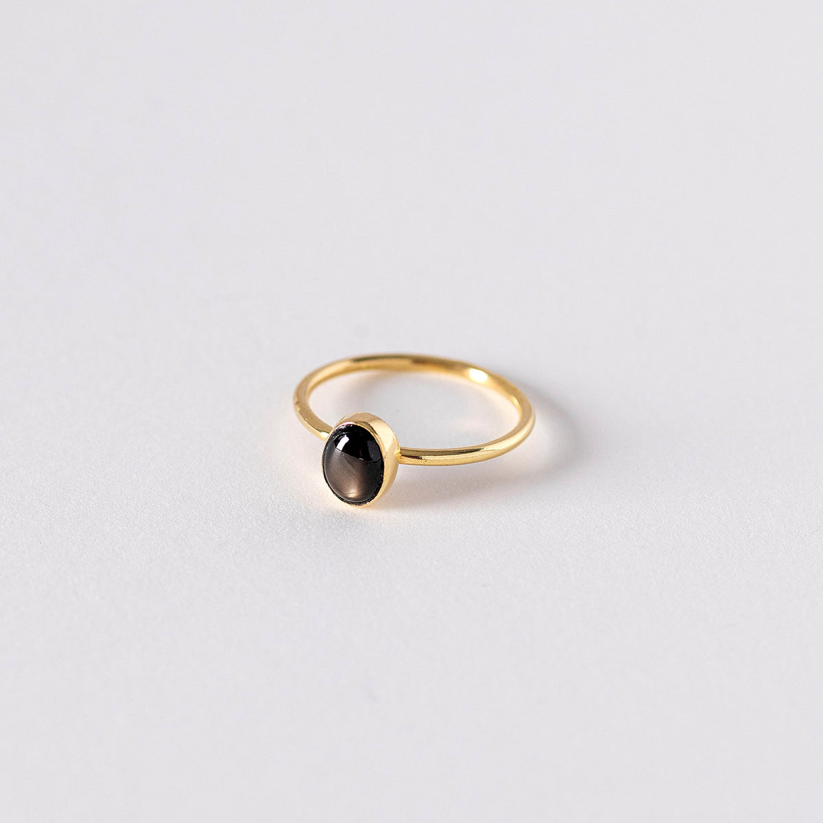 Nami Ring — Black Star Sapphire de INDIGO
