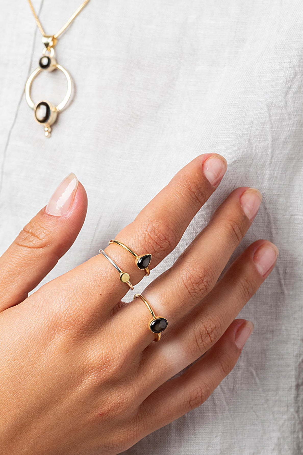Nami Ring — Black Star Sapphire de INDIGO