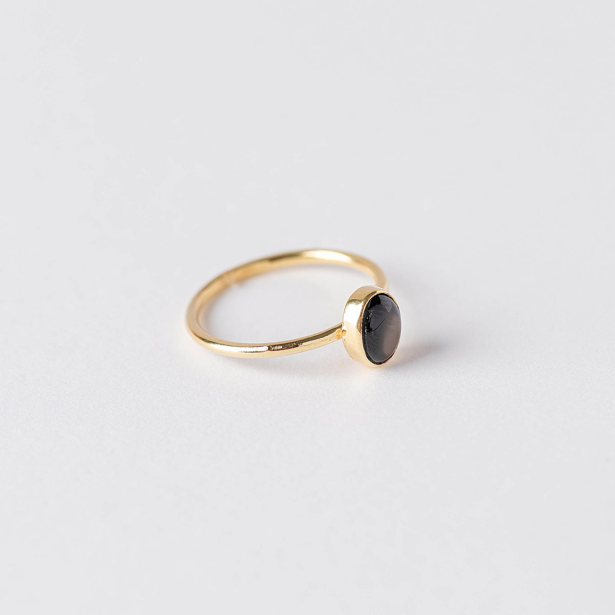 Nami Ring — Black Star Sapphire de INDIGO