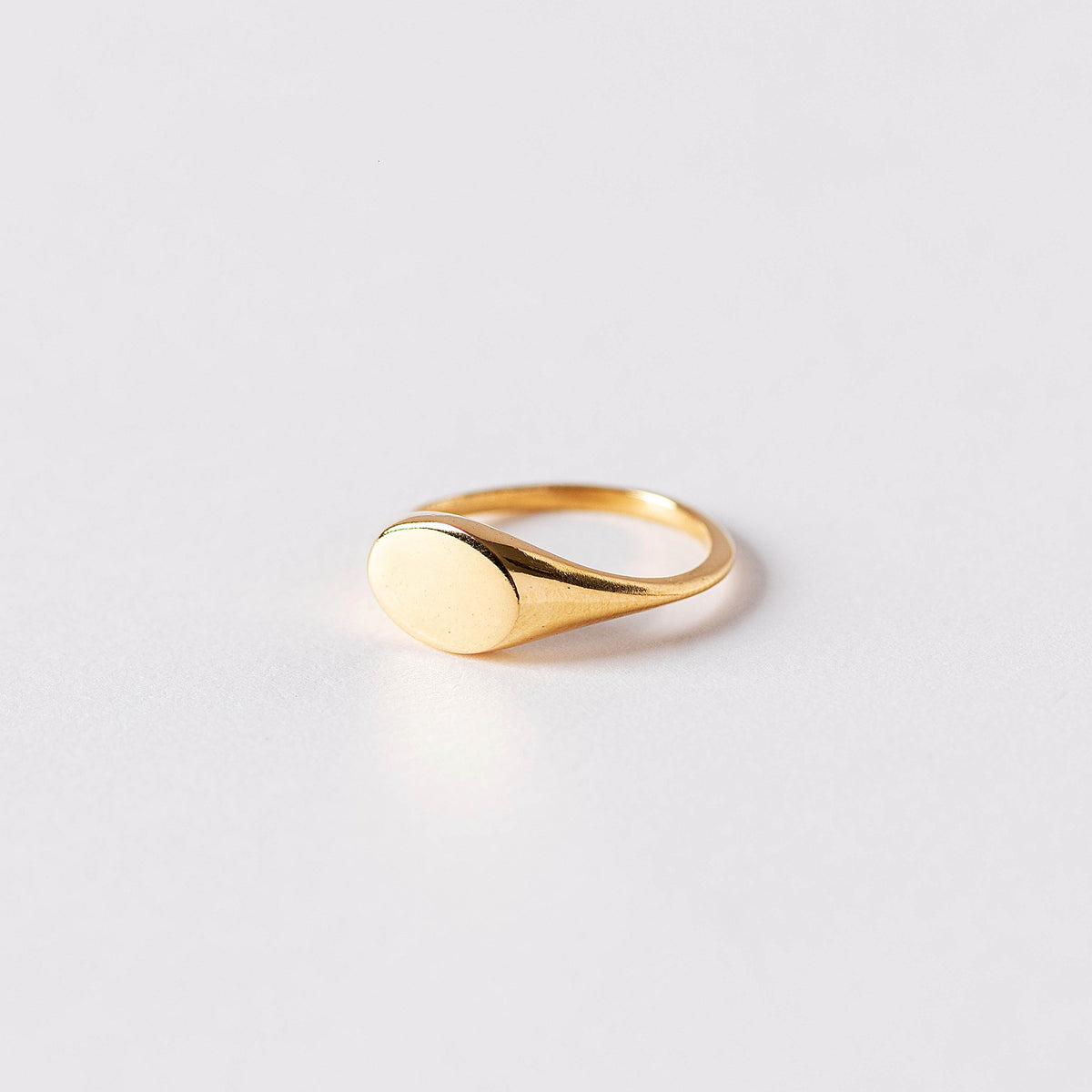 Oval Signet Ring de INDIGO