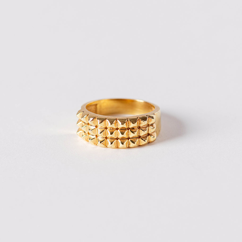 Pyramid Ring de INDIGO