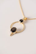 Sora Necklace con dos Black Star Sapphires y baño de oro de INDIGO