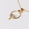 Sora Necklace con dos piedras luna y baño de oro de INDIGO
